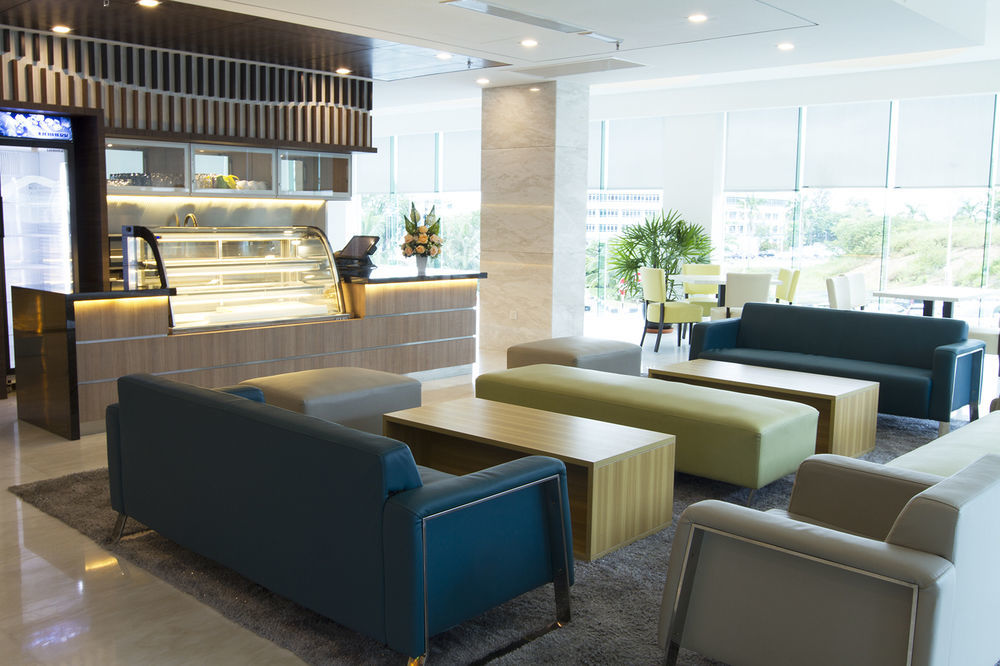 Promenade Hotel בינטולו מראה חיצוני תמונה