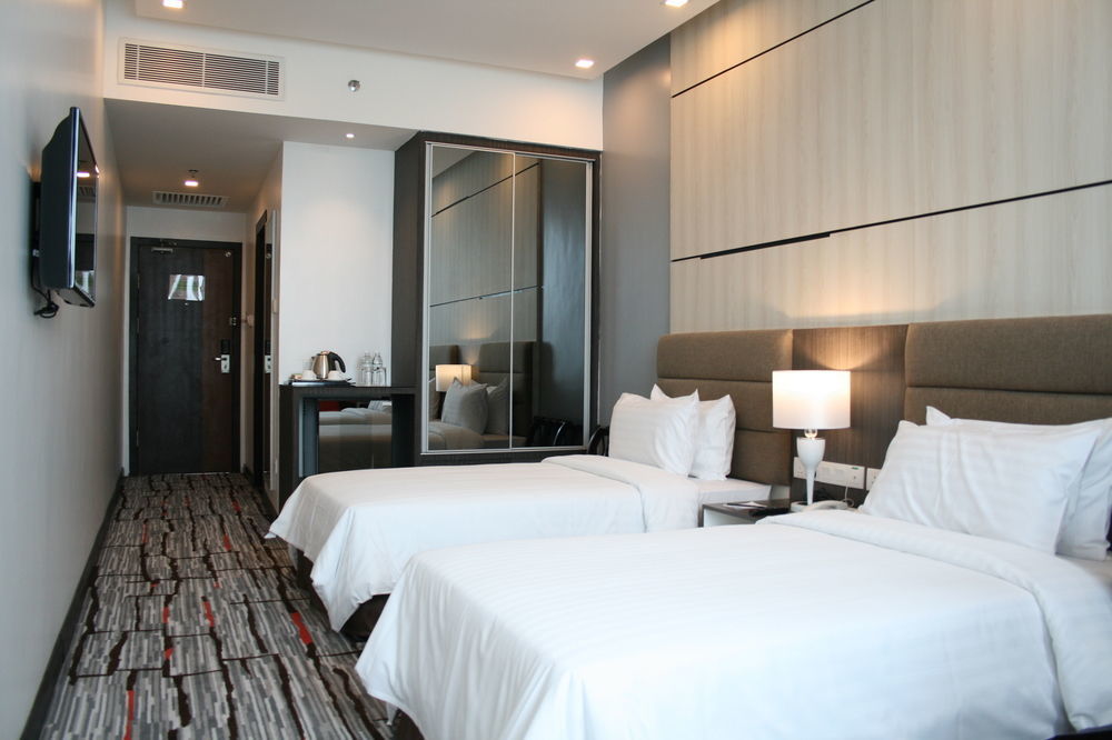 Promenade Hotel בינטולו מראה חיצוני תמונה