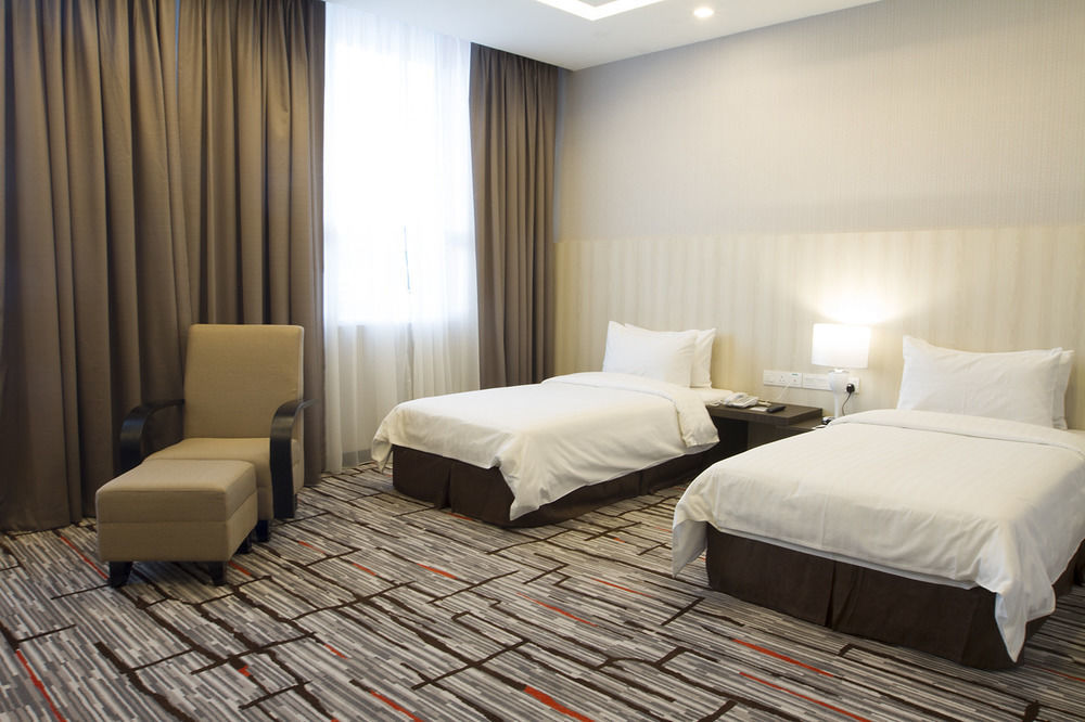 Promenade Hotel בינטולו מראה חיצוני תמונה