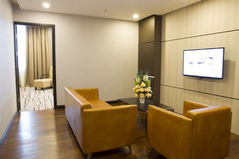 Promenade Hotel בינטולו מראה חיצוני תמונה