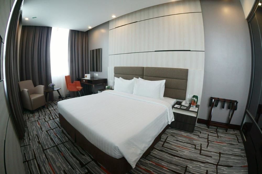 Promenade Hotel בינטולו מראה חיצוני תמונה