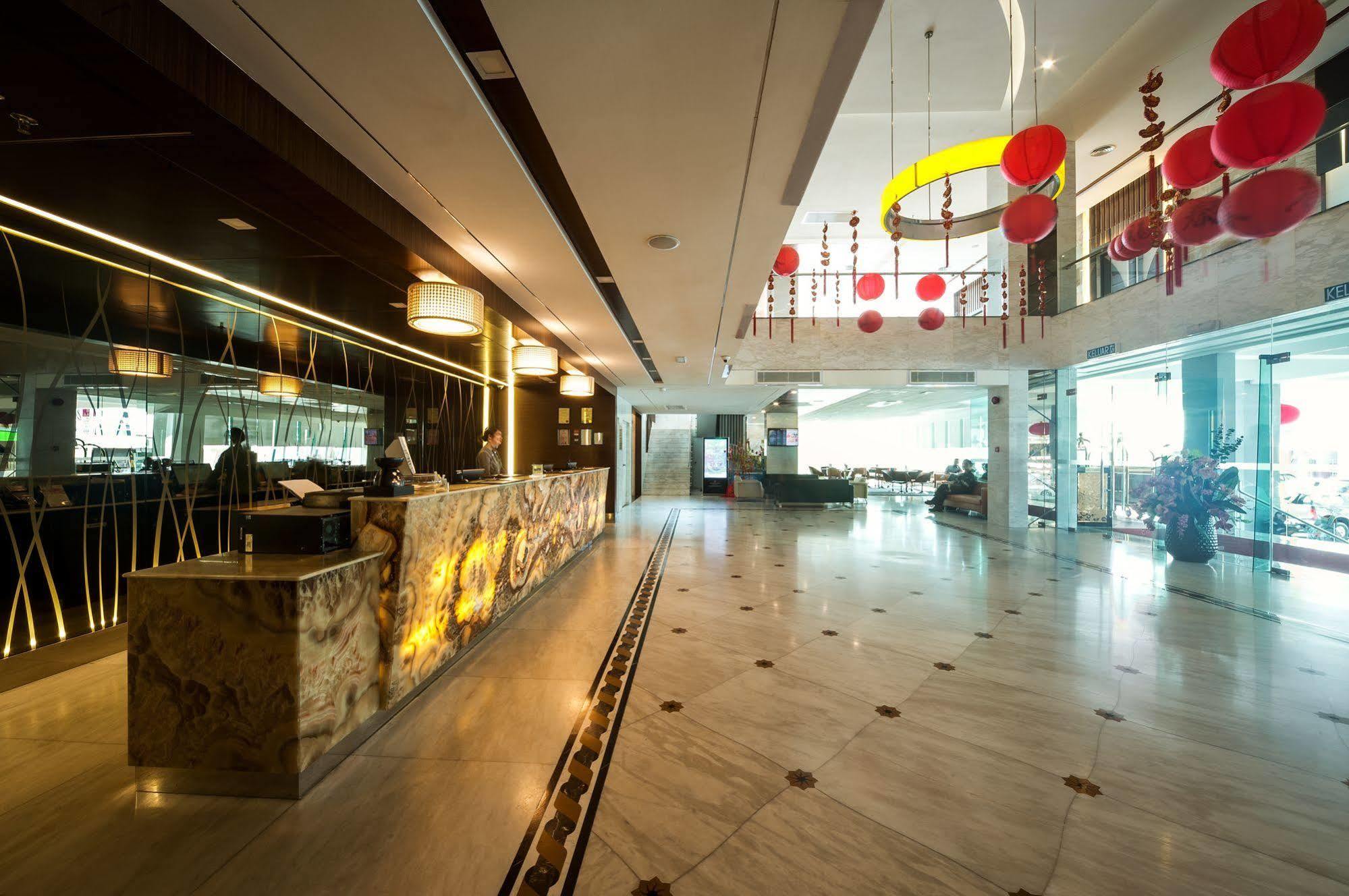 Promenade Hotel בינטולו מראה חיצוני תמונה