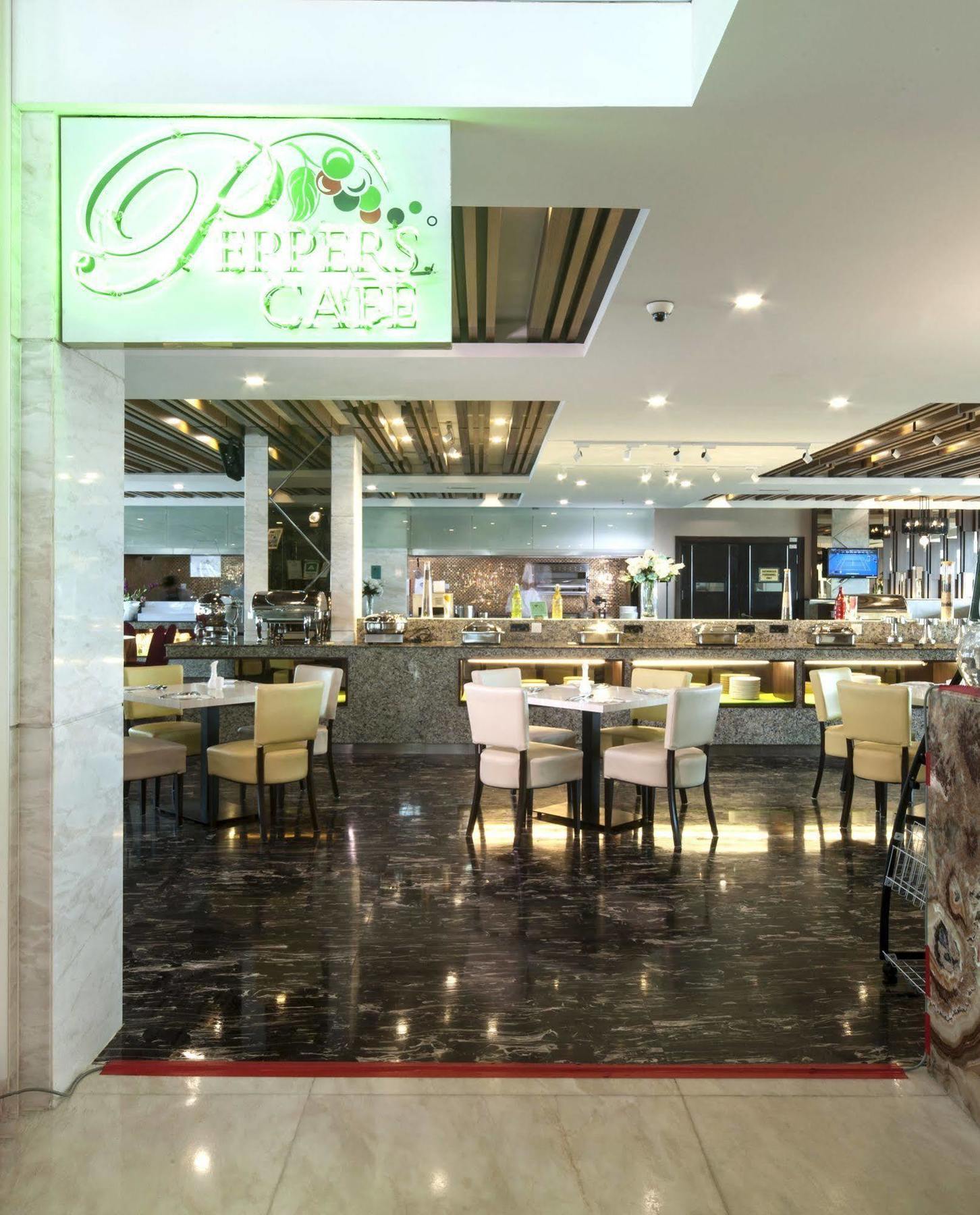 Promenade Hotel בינטולו מראה חיצוני תמונה