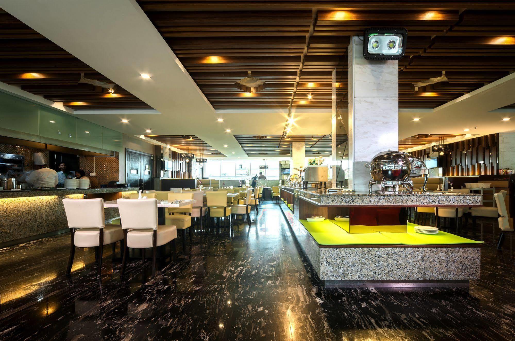 Promenade Hotel בינטולו מראה חיצוני תמונה