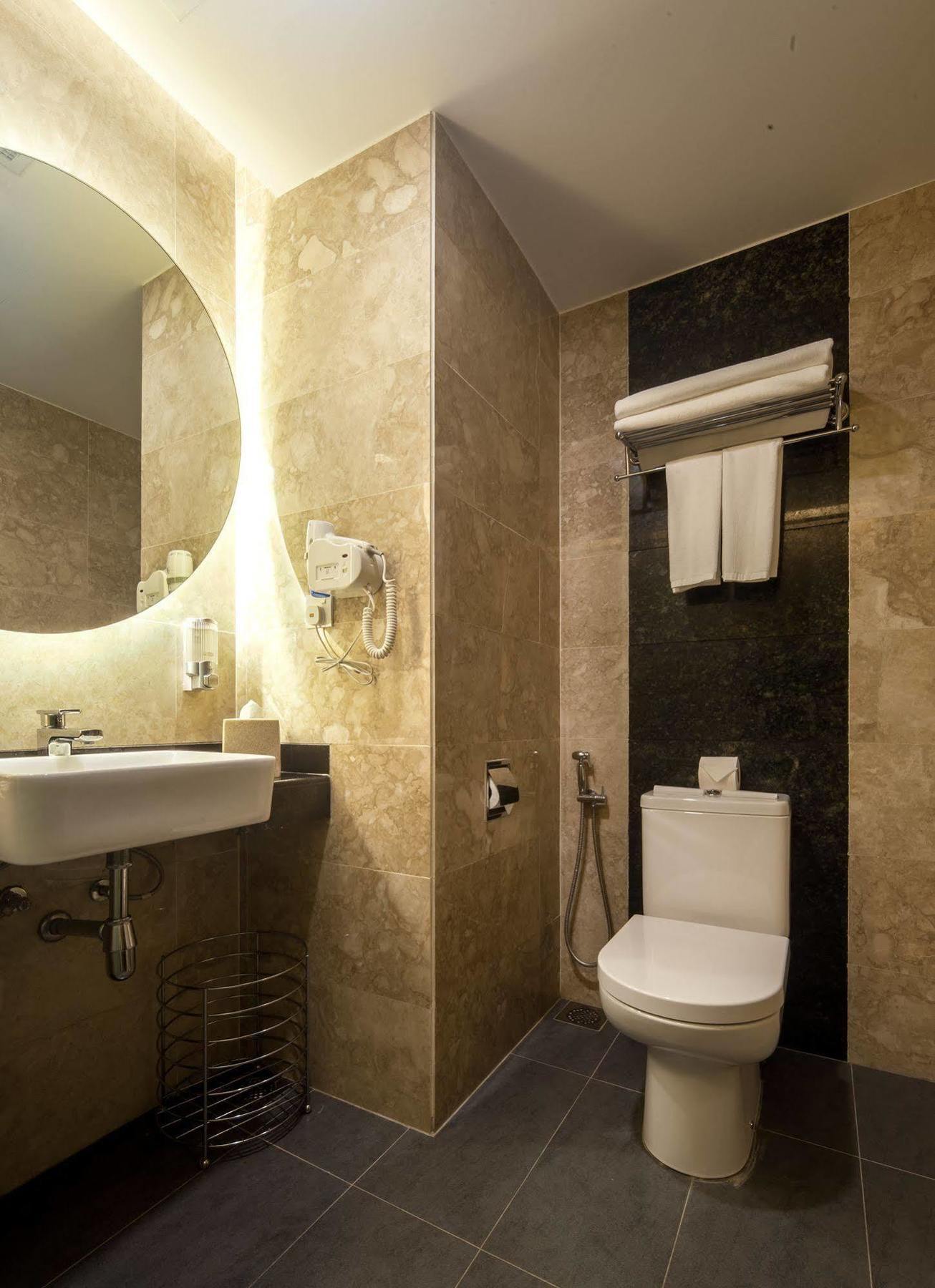 Promenade Hotel בינטולו מראה חיצוני תמונה