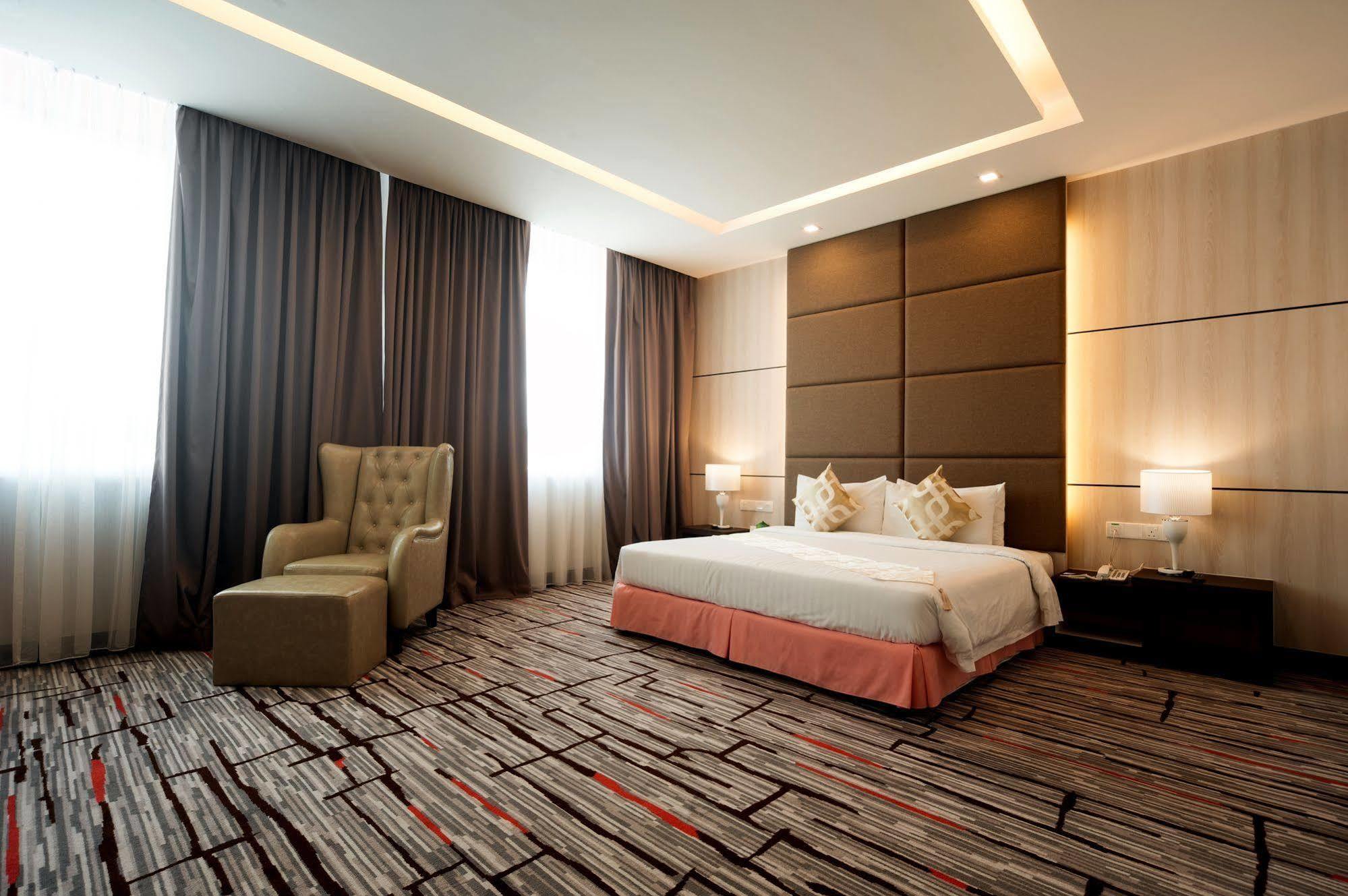 Promenade Hotel בינטולו מראה חיצוני תמונה