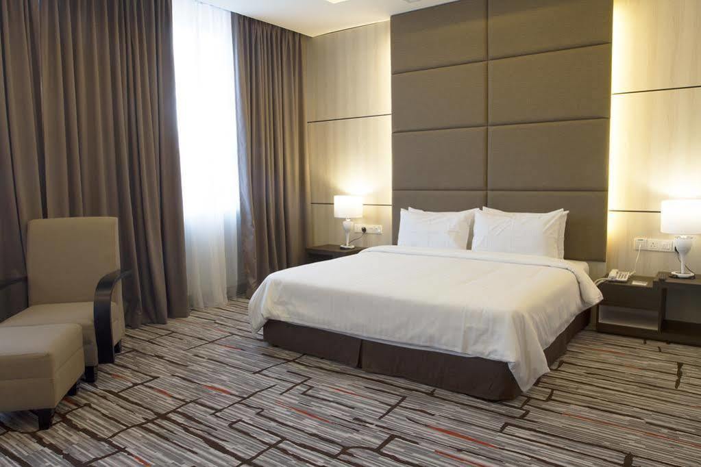 Promenade Hotel בינטולו מראה חיצוני תמונה
