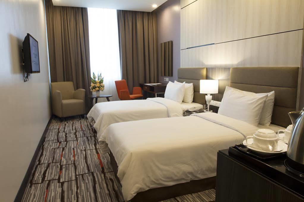 Promenade Hotel בינטולו מראה חיצוני תמונה